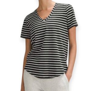 Lululemon Love V Neck Striped  Short Sleeve Women's Tee Black & White Sz.XL EUC.